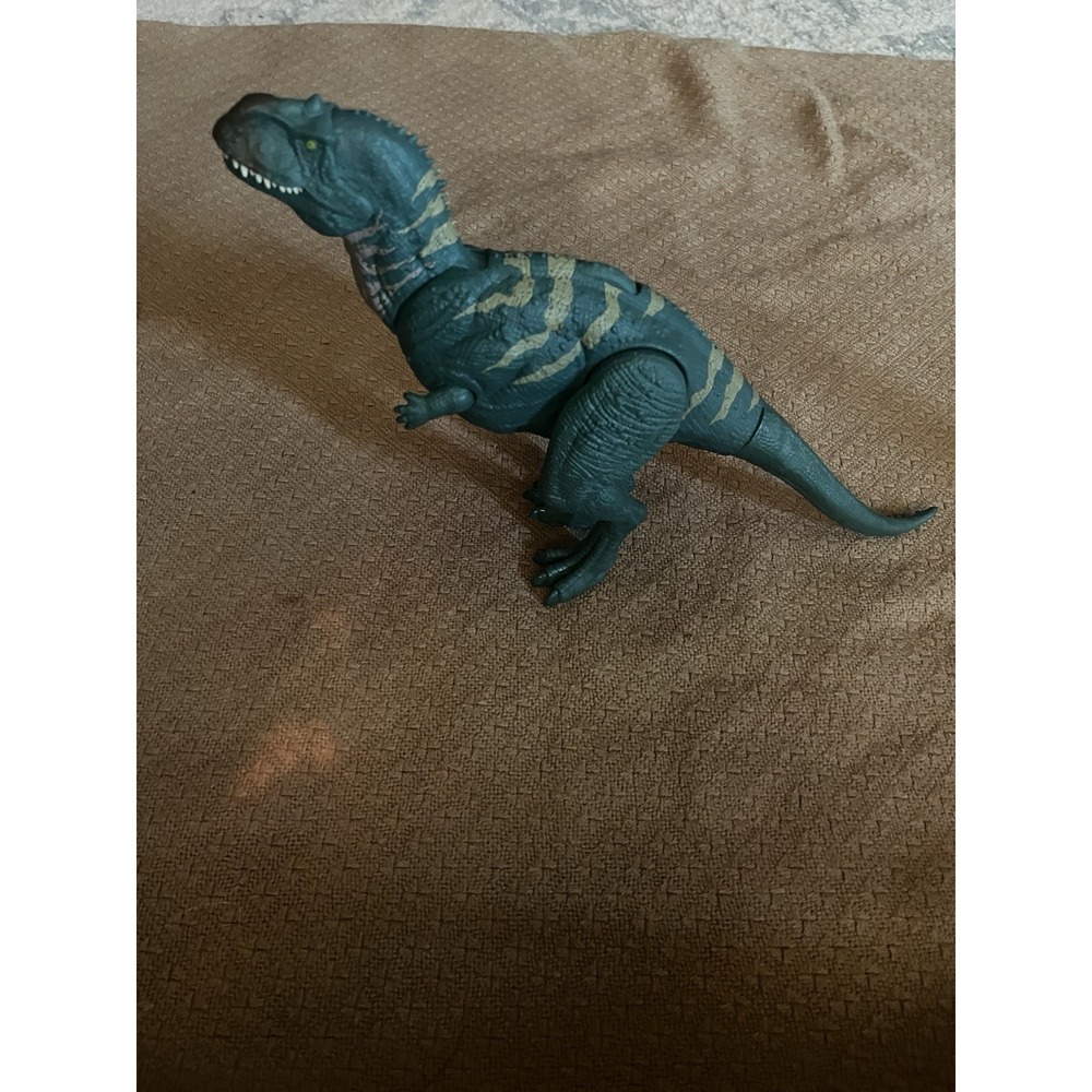 Mattel Jurassic World Wild Roar Dinosaur Action Figure  Majungasaurus (Working)